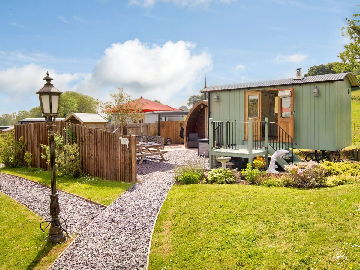 Skirrid View Shepherd Hut, listing photograph 6