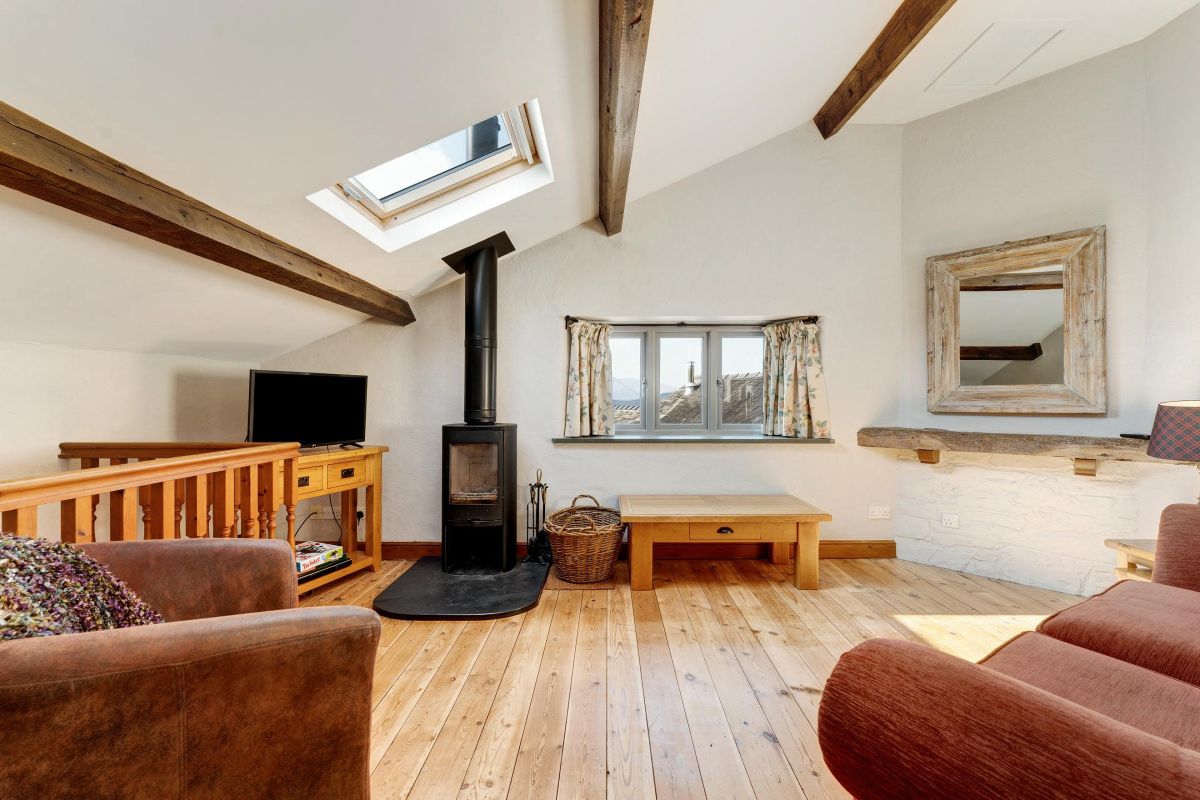 Corner Grove Cottage, listing photograph 2
