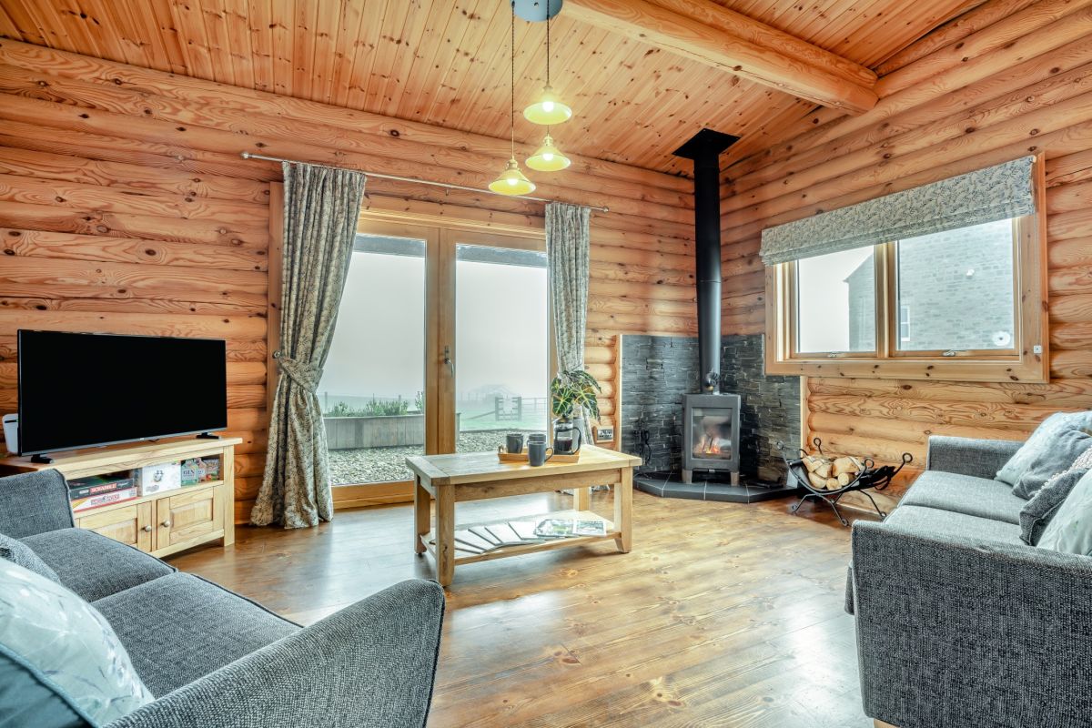Stoneygate Cabin, listing photograph 8