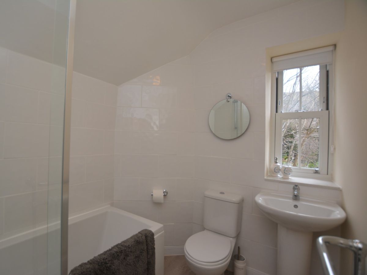 Werdnas Cottage, listing photograph 10