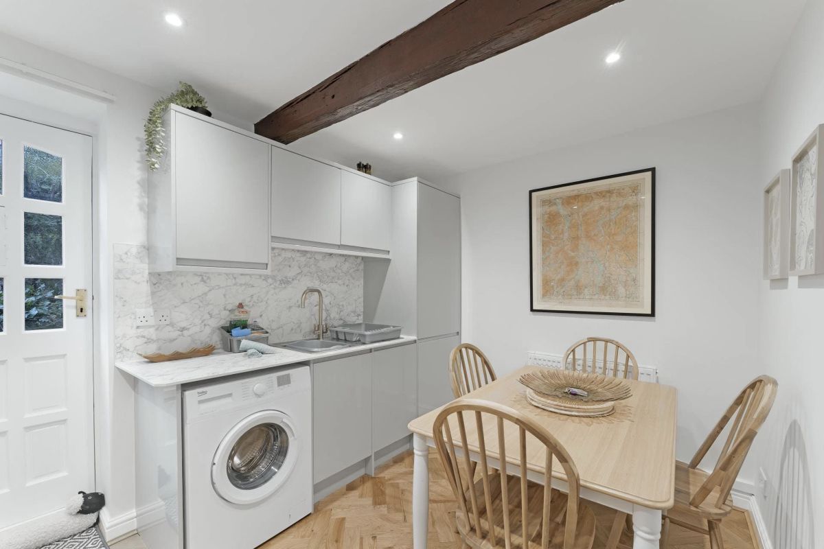 Darwin Cottage, listing photograph 11
