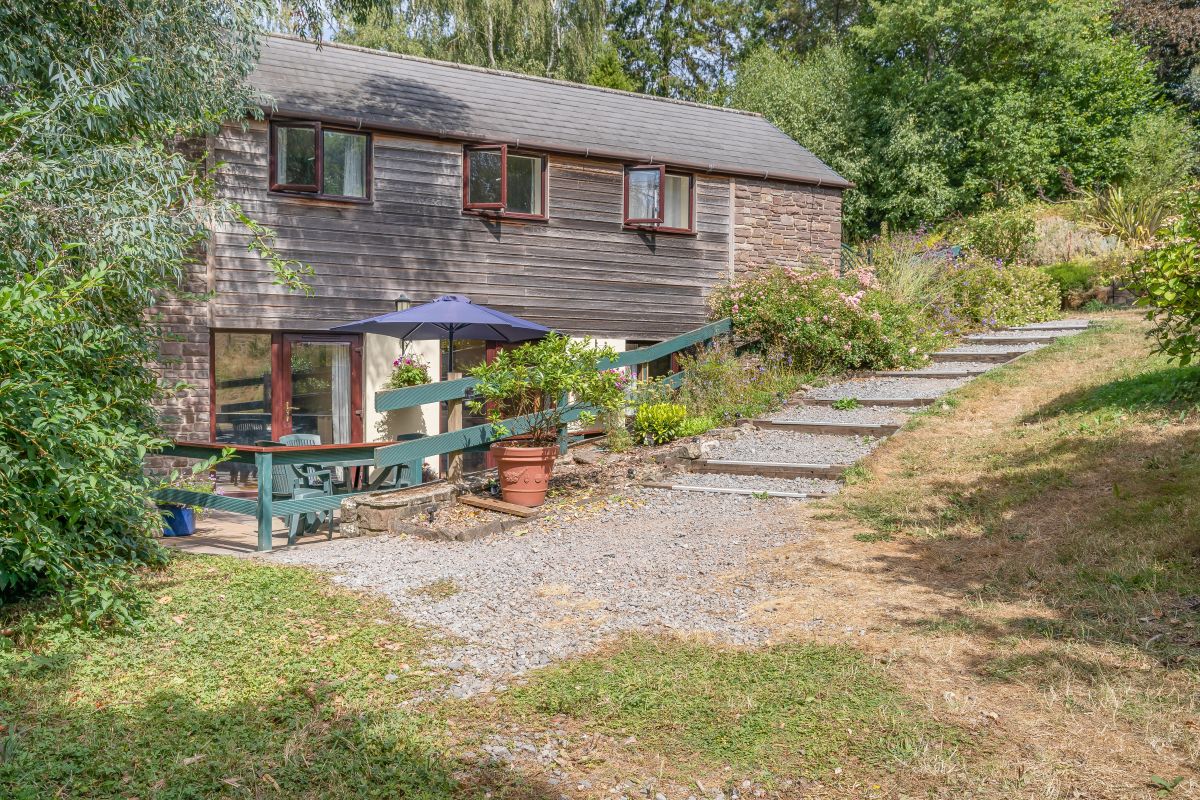 Woodpecker Lodge - Llangenny