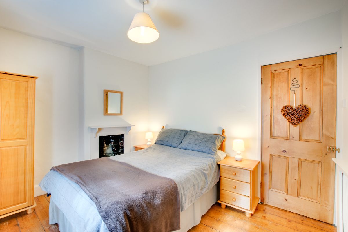 Ty Newydd, listing photograph 8