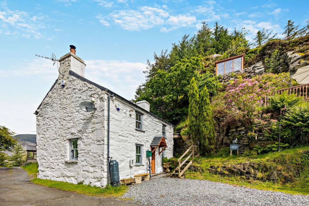 Cascades Cottage, listing photograph 5
