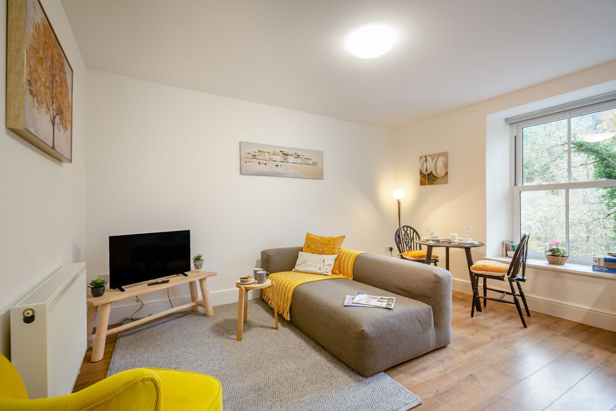 Fairy Glen Apt Two, listing photograph 2
