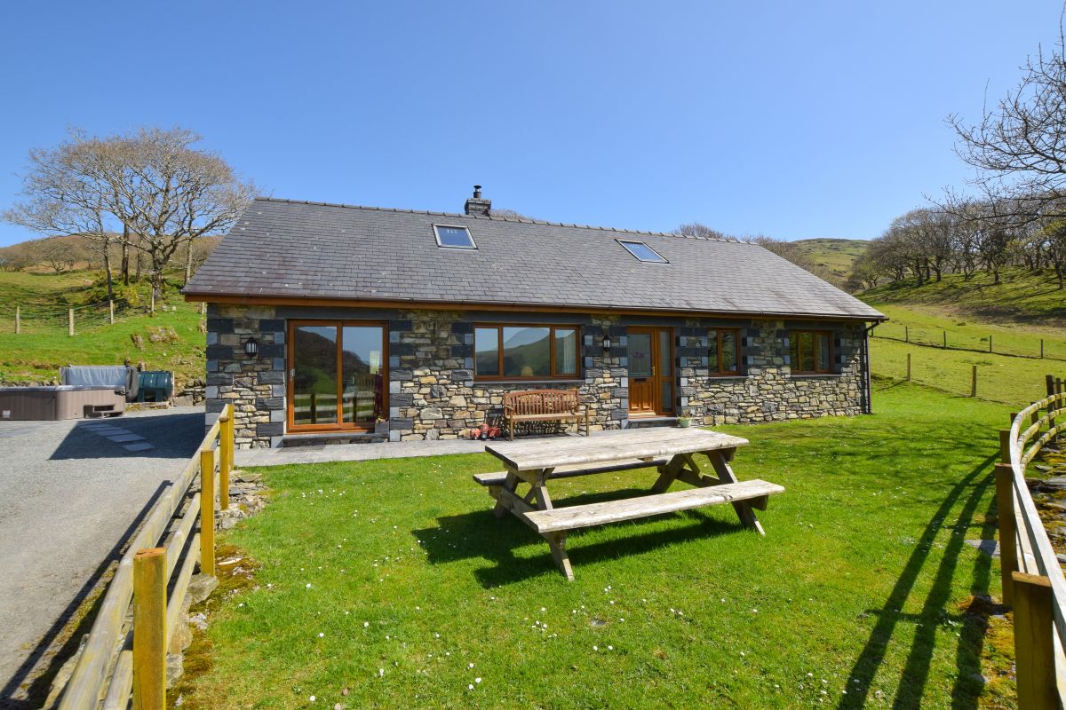 Llidiart y Llyn