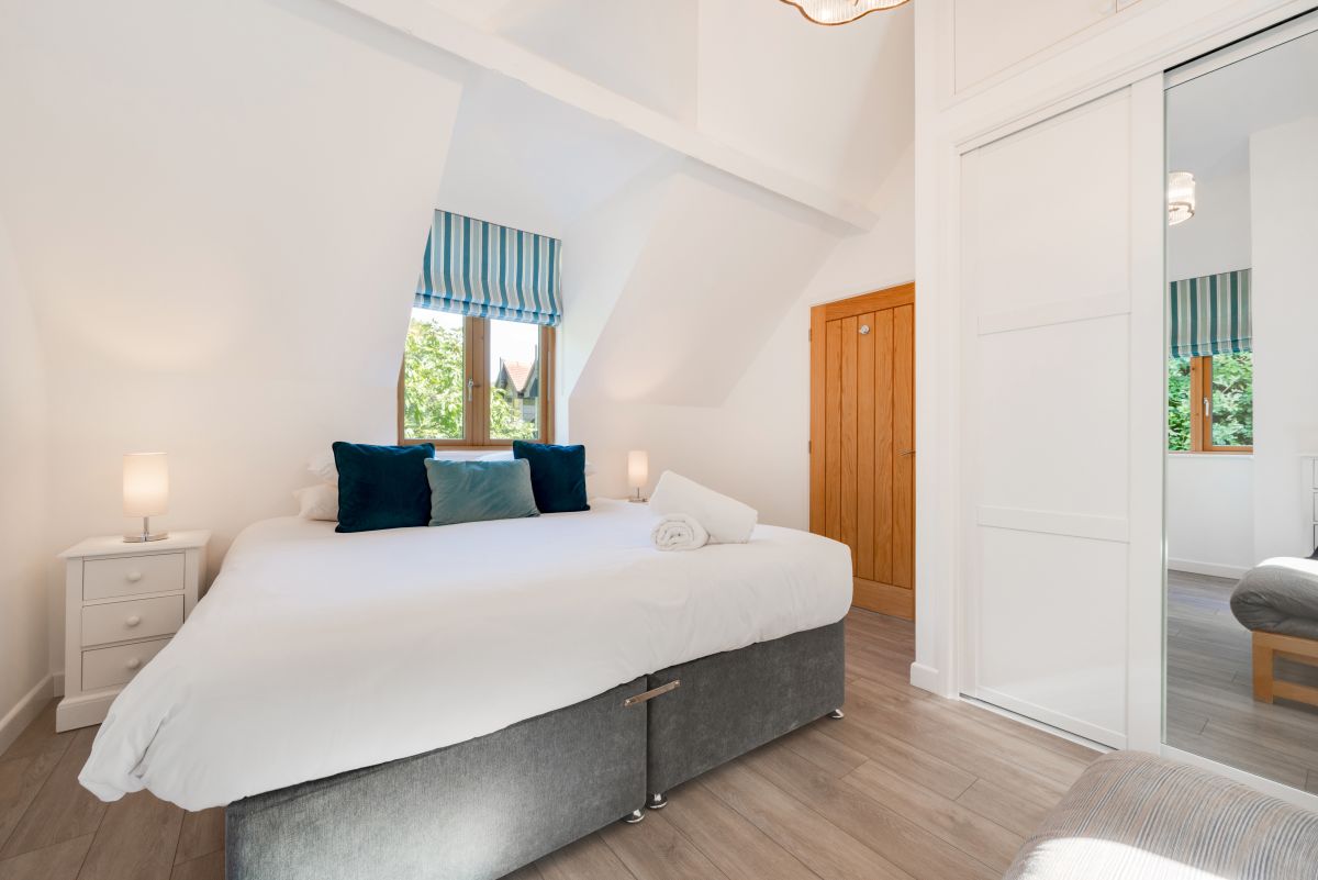 Apartment 4, The Old Stables, listing photograph 8