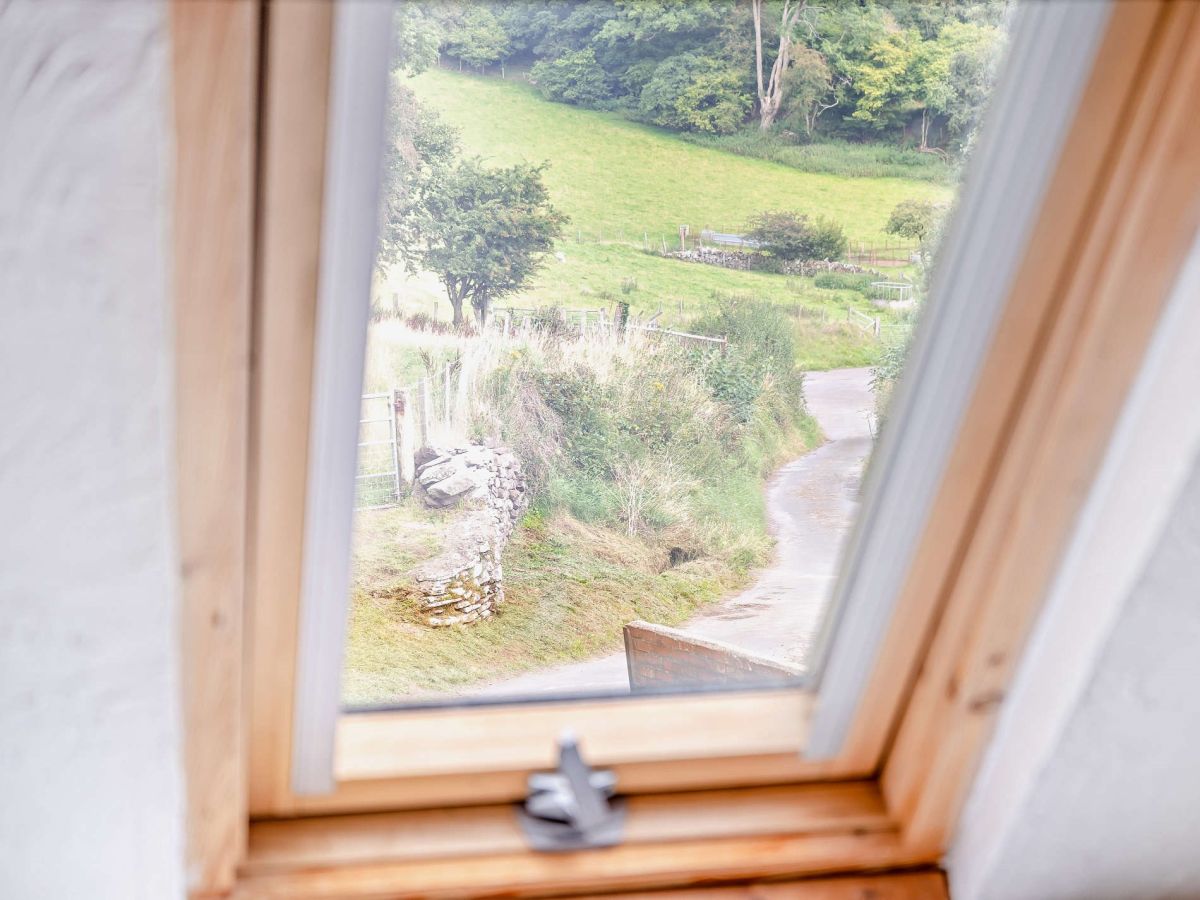 The Sugar Loaf Bolt Hole, listing photograph 11