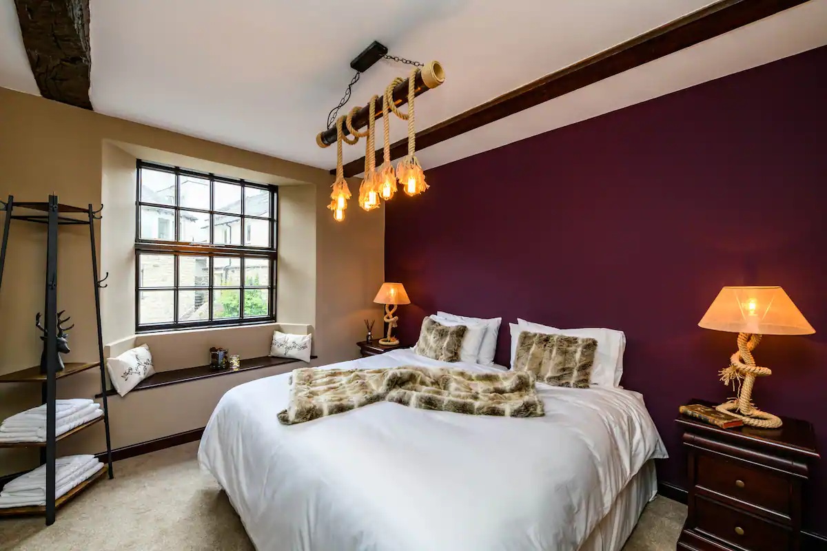 Black Swan Manor, listing photograph 11