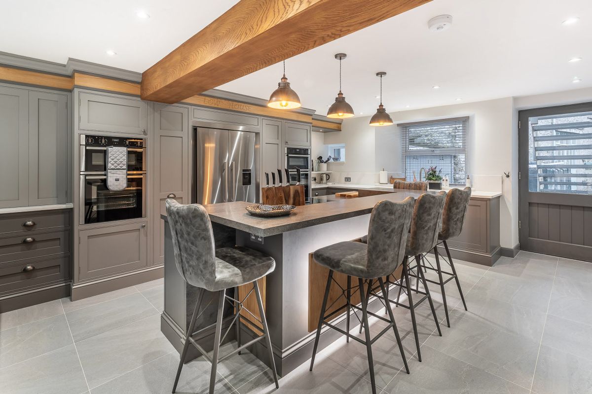 Low House, listing photograph 11