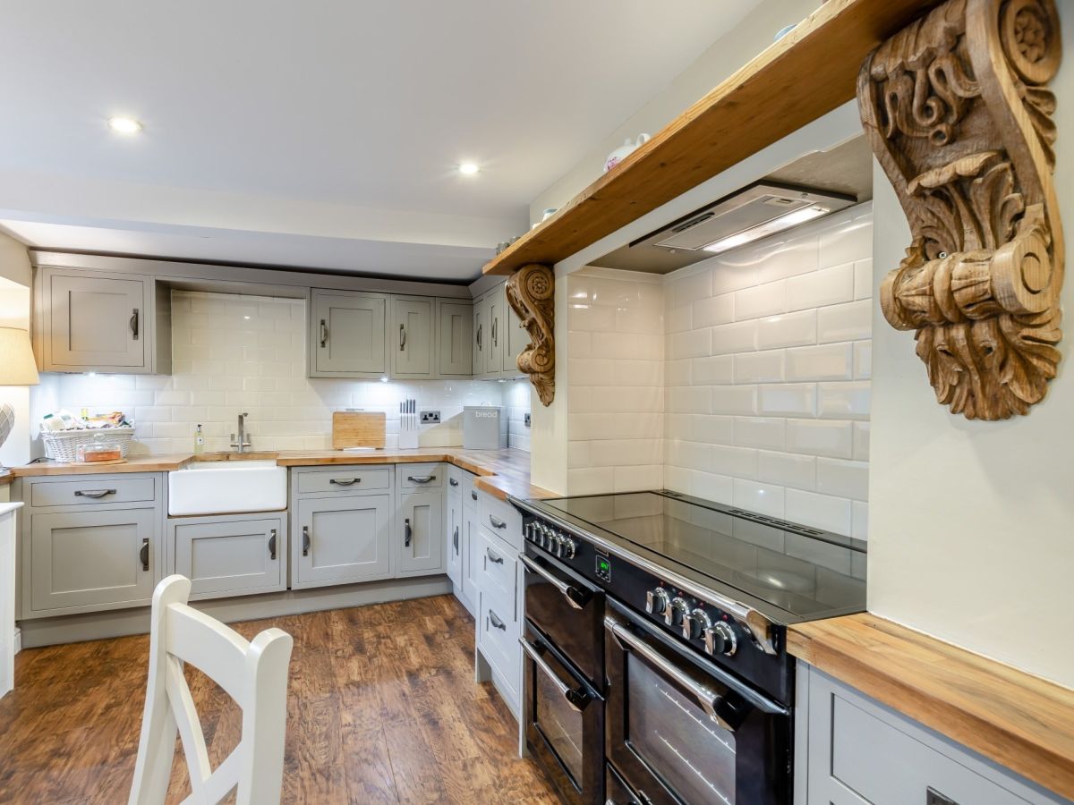 North Gate House, listing photograph 12