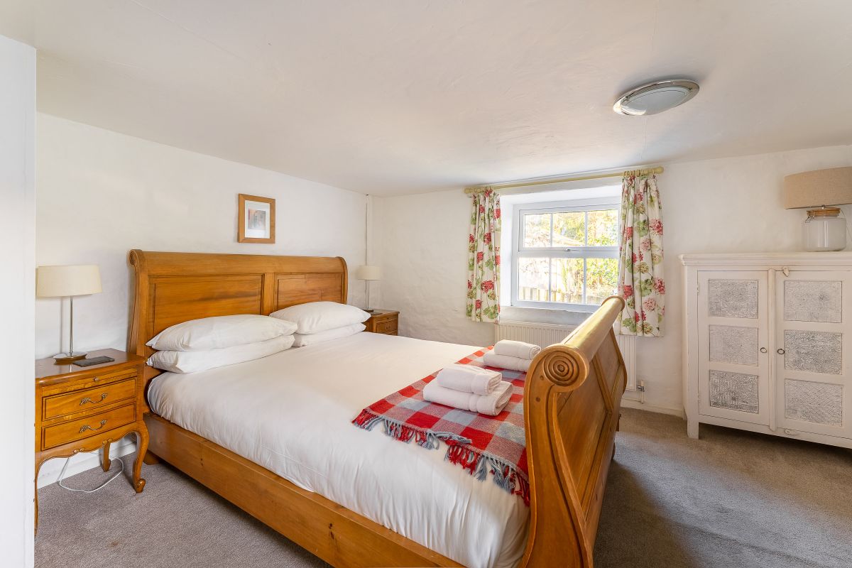 Honey Pot Cottage, listing photograph 10