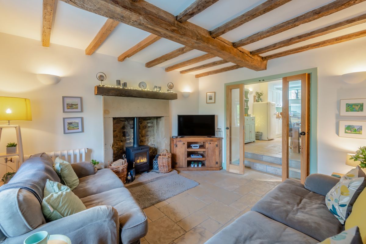 The Cottage in Lea, listing photograph 3