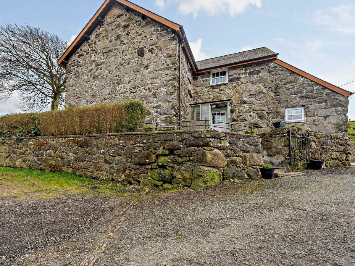 Garth Farmhouse, listing photograph 4