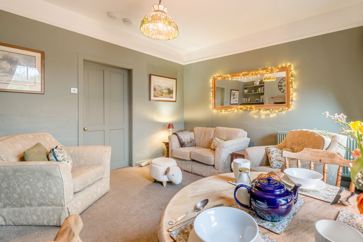 Middlegate Cottage, listing photograph 2