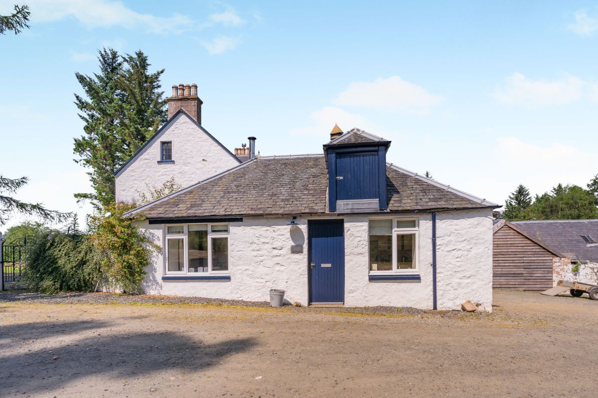 Whitehouse - Blacklunans, listing photograph 2
