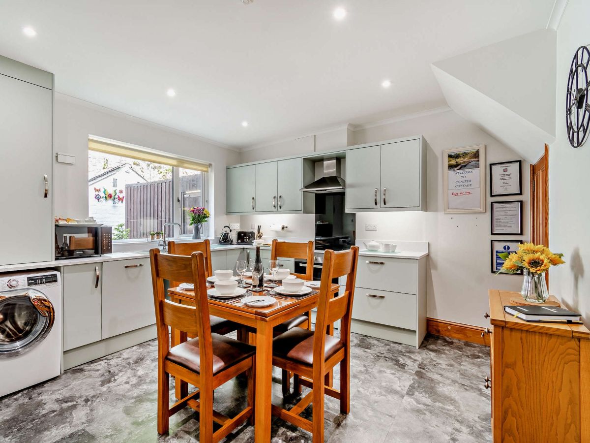 Conifer Cottage - Ashbourne, listing photograph 2