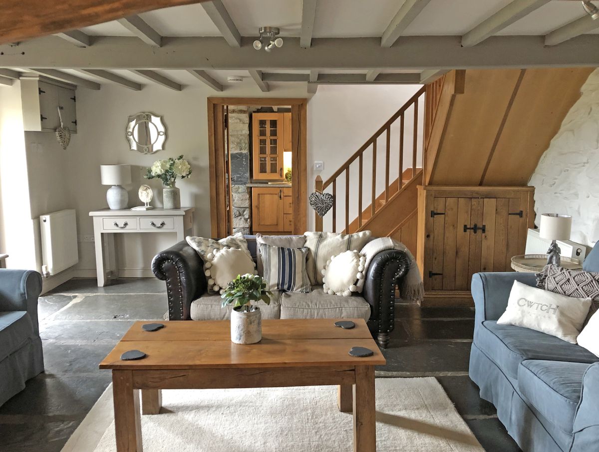 Ty Cerrig Cottage, listing photograph 3