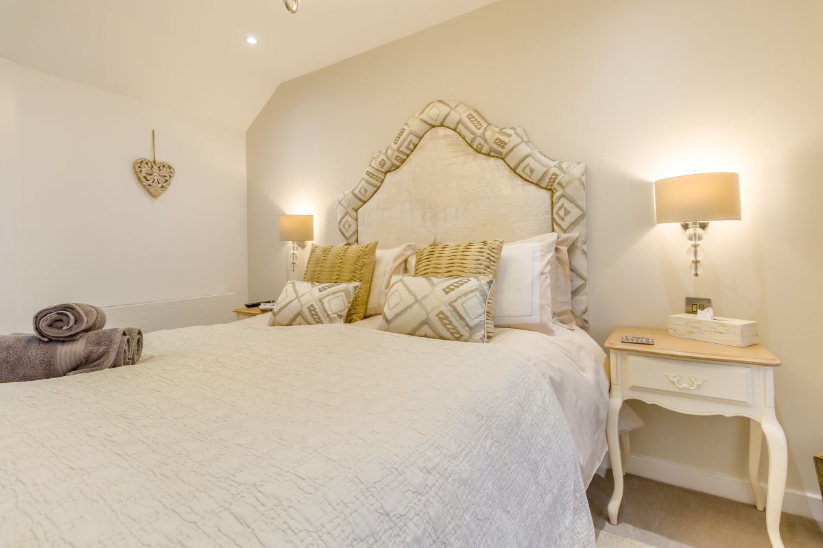 8 Crown Lane, listing photograph 11
