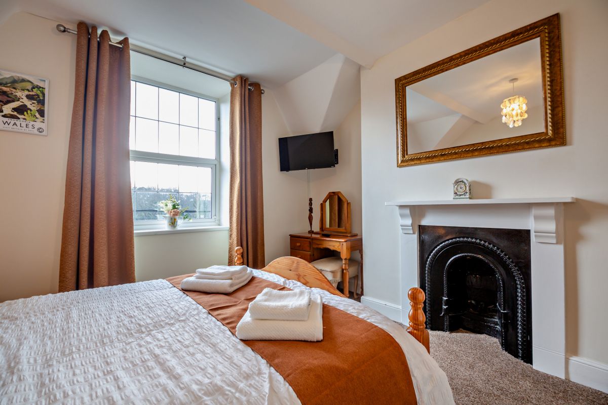 River Artro Townhouse, listing photograph 5