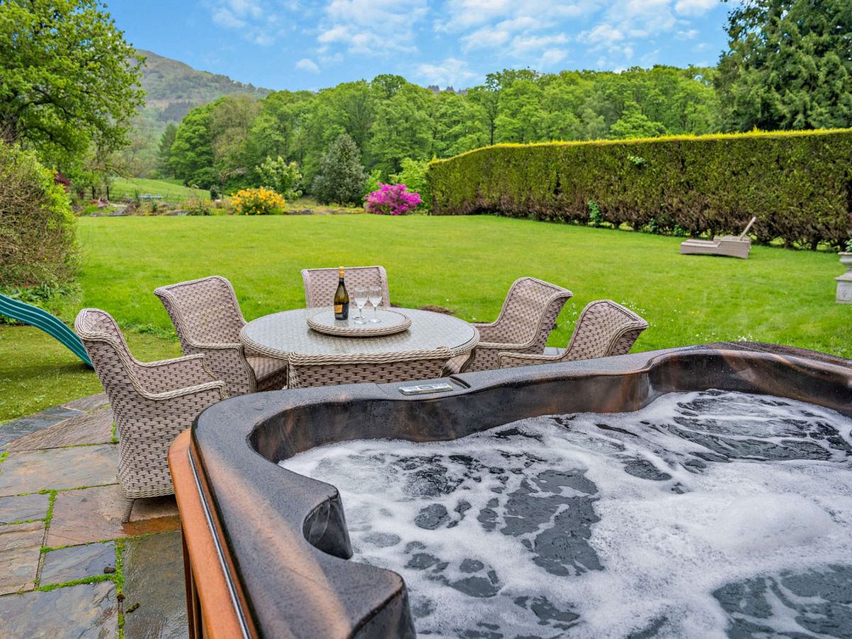 Fir Tree Lodge