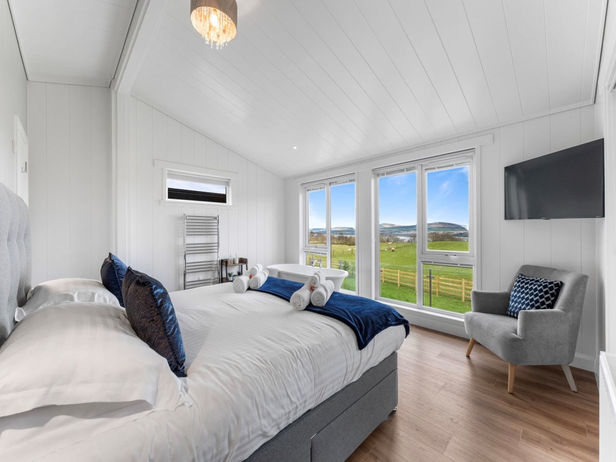 Arrochar View - Executive, listing photograph 7