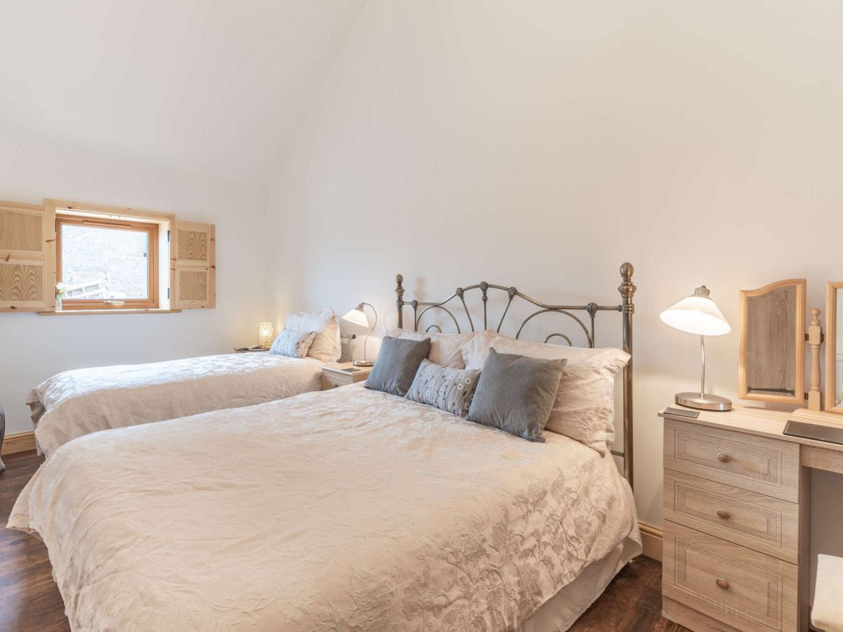 Heartwood Cottage, listing photograph 12