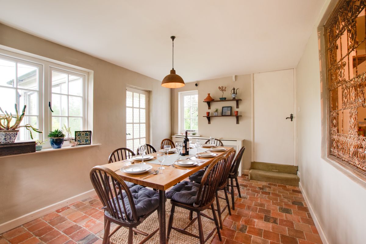 Woodside, listing photograph 9