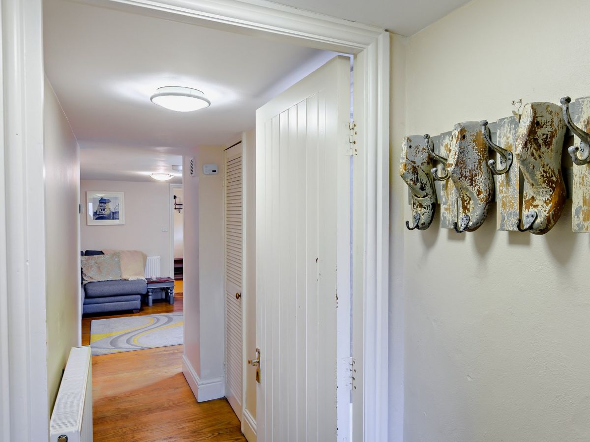 Aarons Place, listing photograph 8