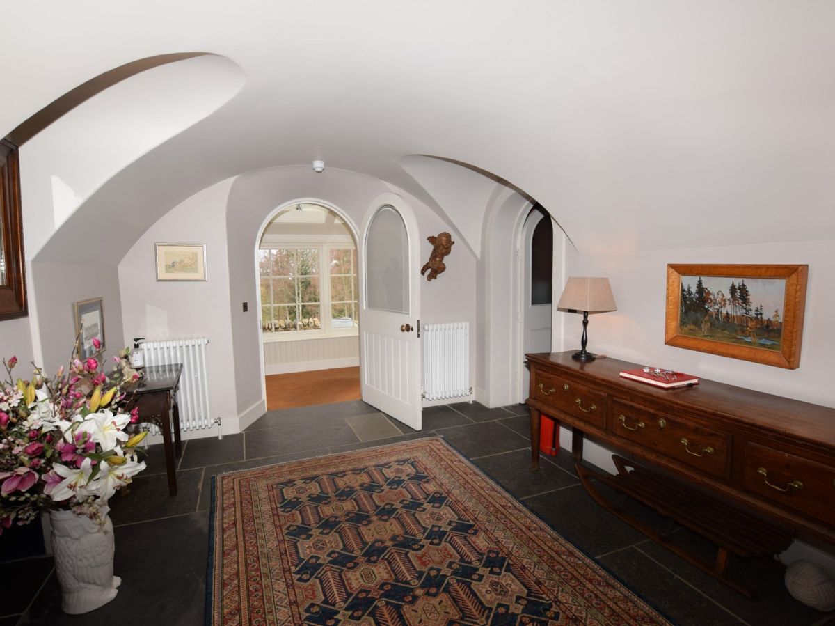 Hill View Lodge, listing photograph 4