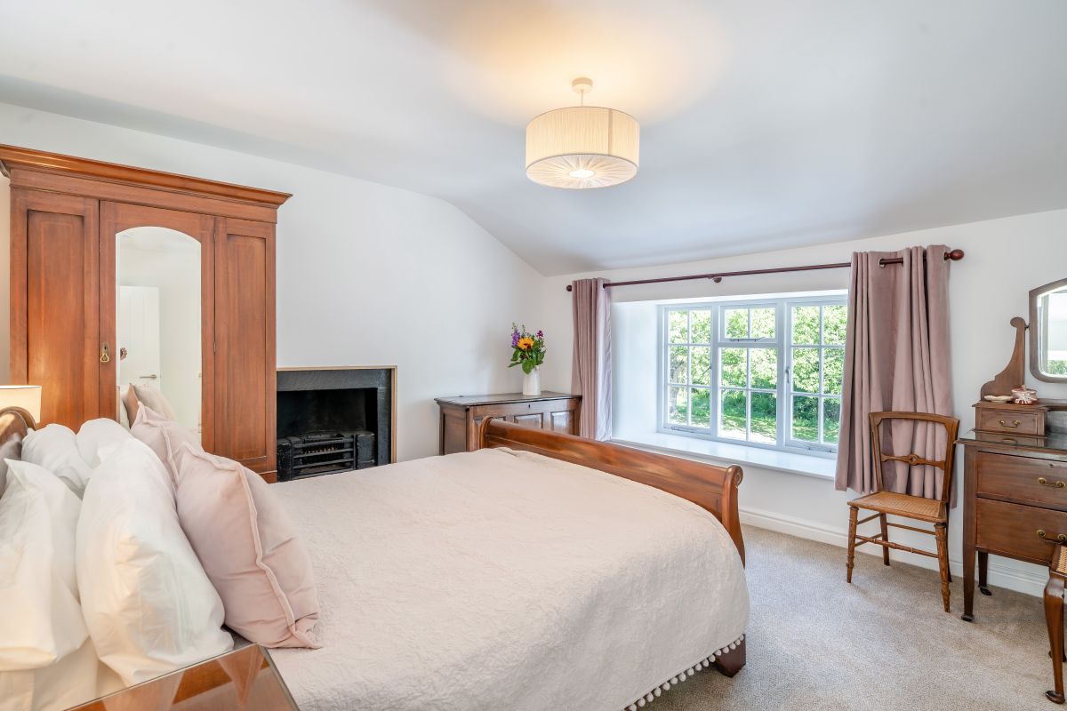 Western Cottage, listing photograph 12