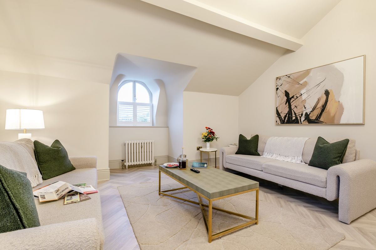 Apartment 5 The Castleton Suite, listing photograph 12