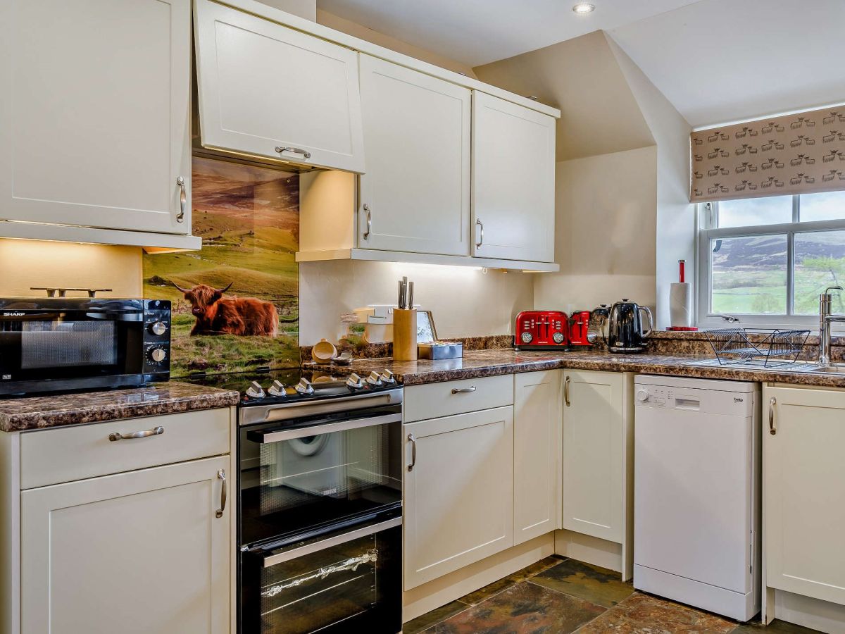 The Byre - Glenshee, listing photograph 8
