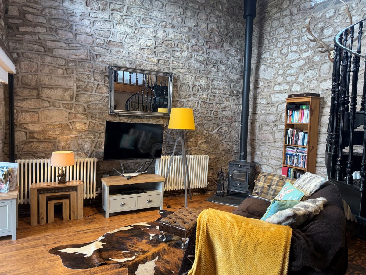 The Hideaway - Buxton, listing photograph 9