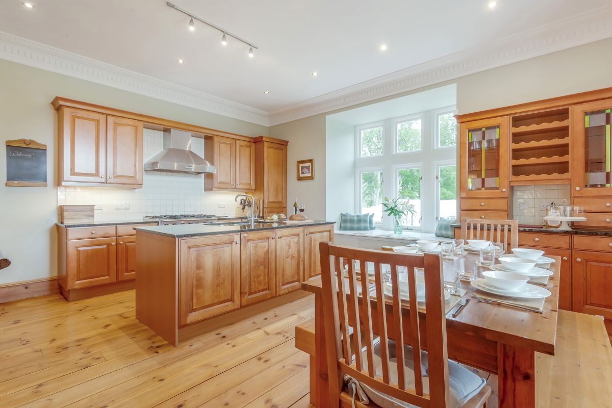 Highland Hall, listing photograph 4