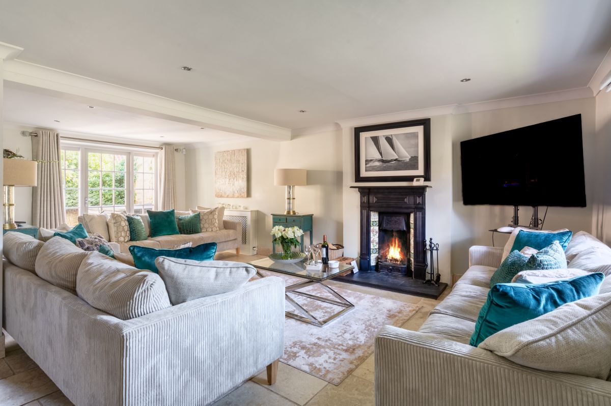 Willow House, listing photograph 2