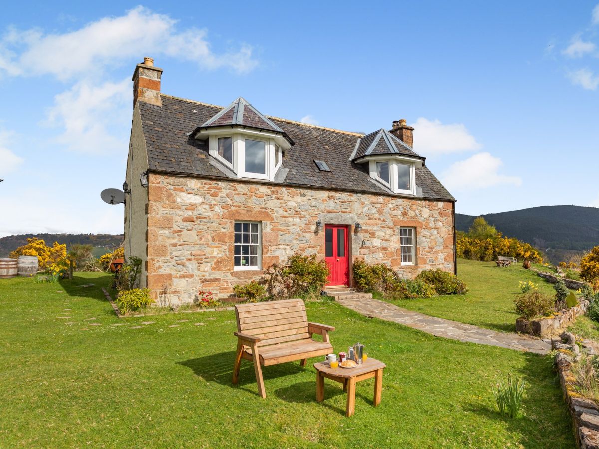 Strone Castle Cottage, listing photograph 3