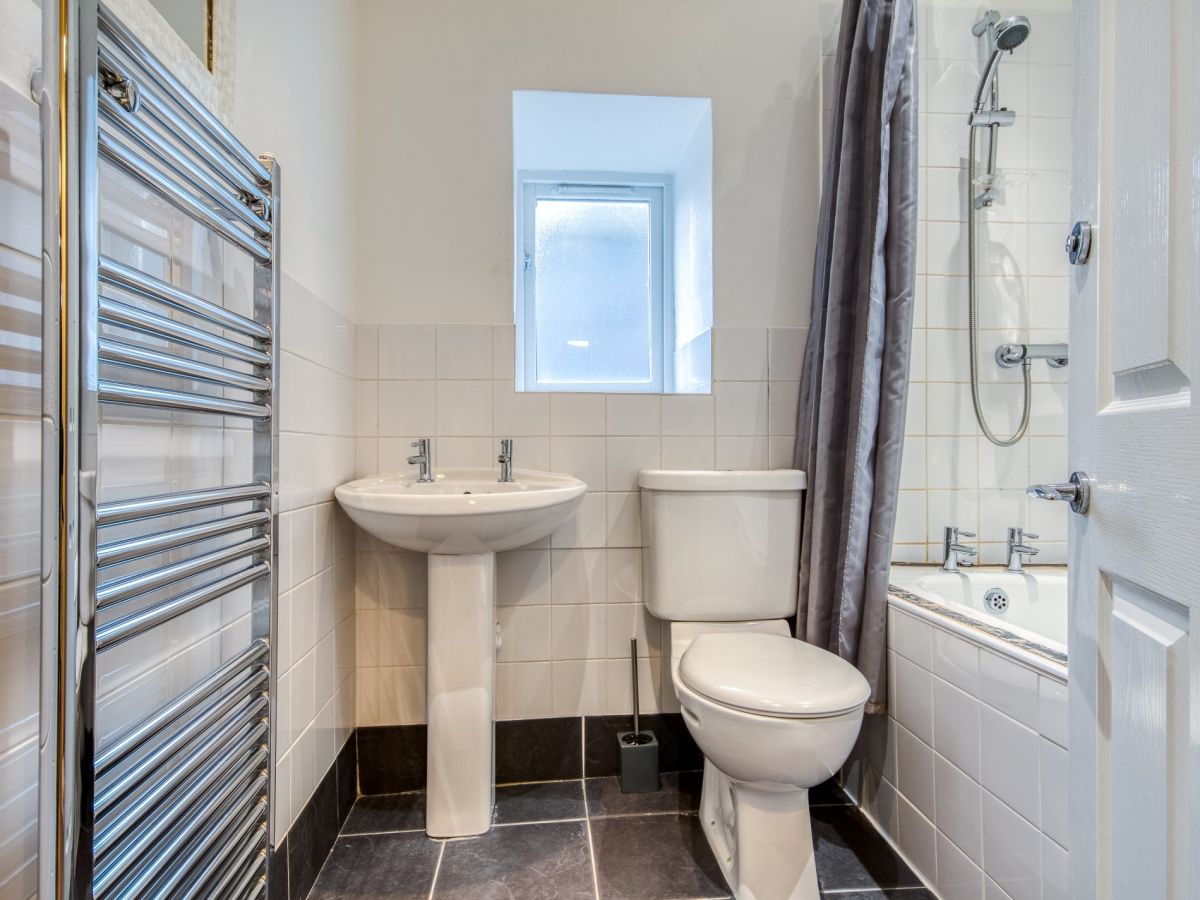 Amber House, listing photograph 8