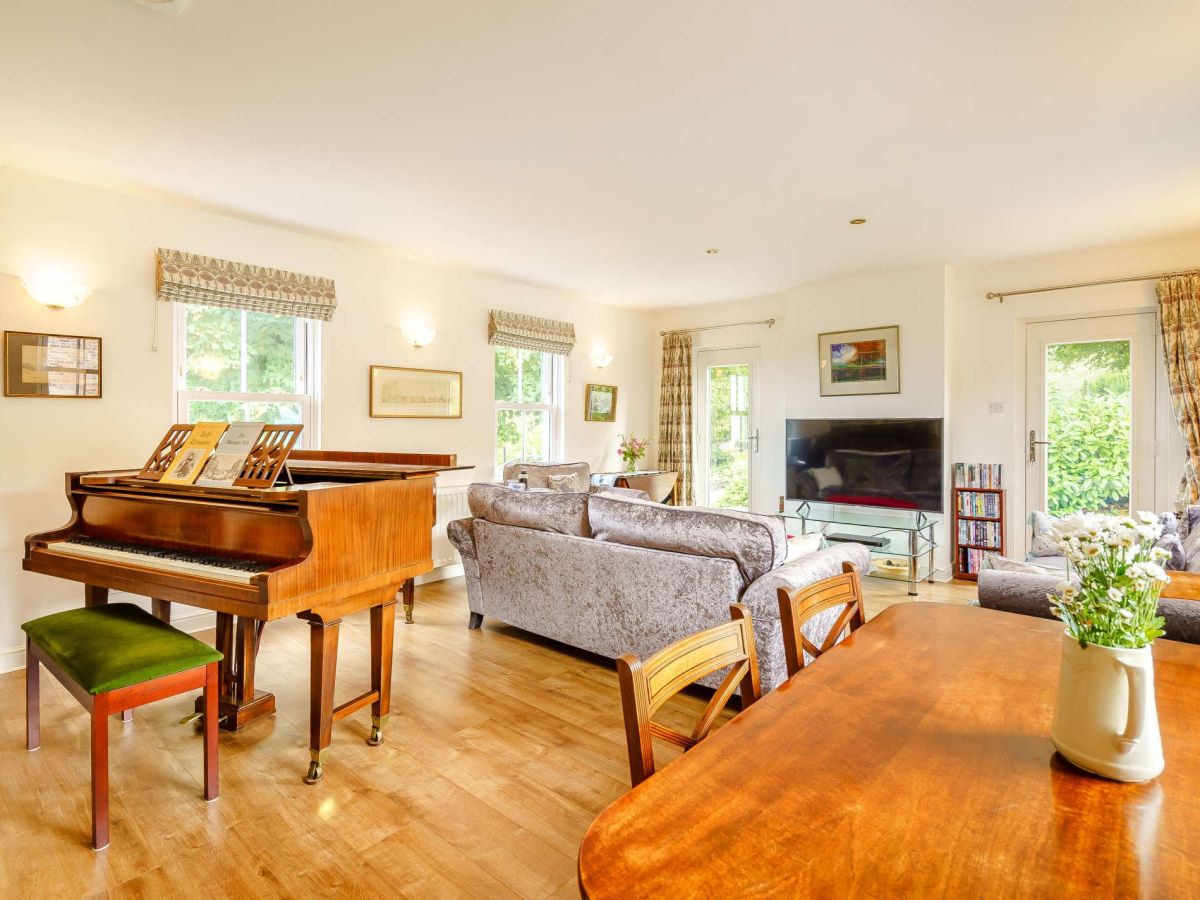 The Old Parsonage, listing photograph 5