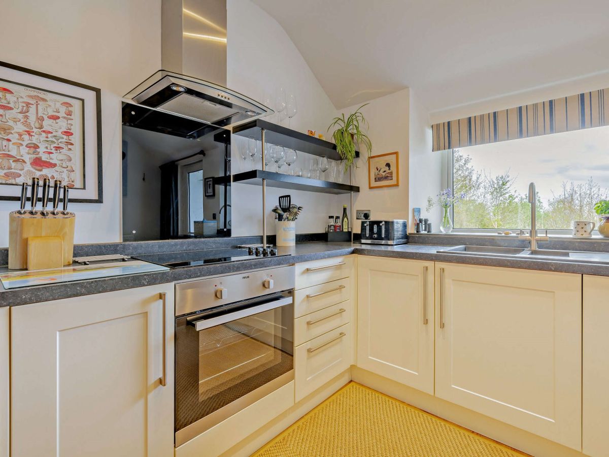 Daffodil House, listing photograph 7