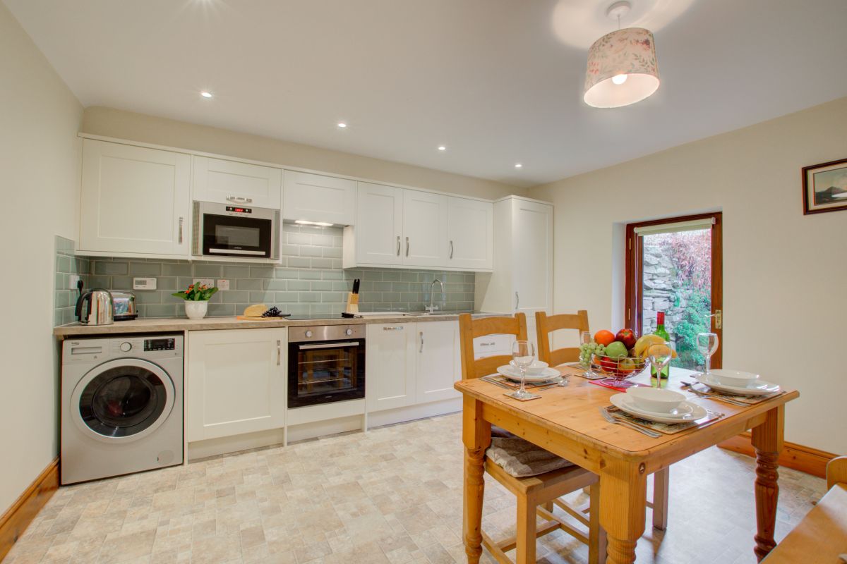 Oak Lodge Cottage, listing photograph 3