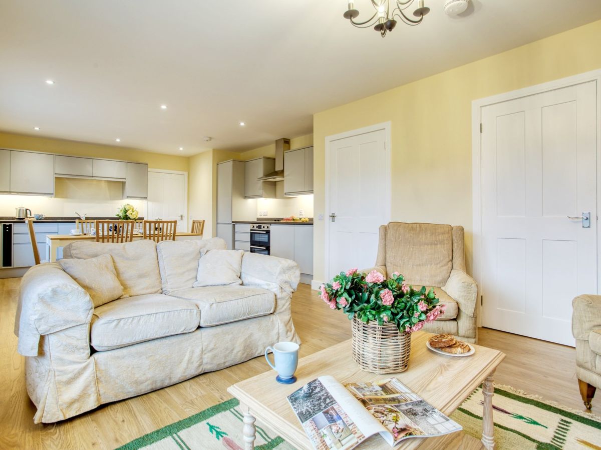 Woodlands, listing photograph 4