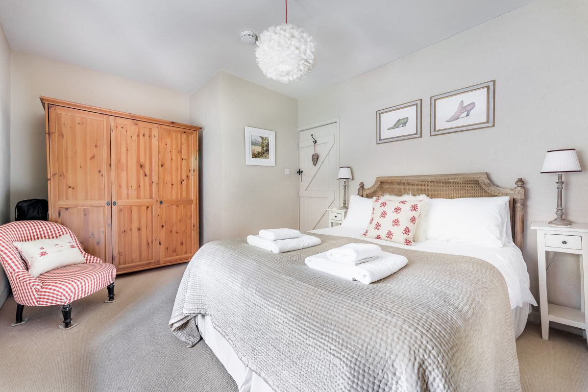 Horseshoe Cottage, listing photograph 12
