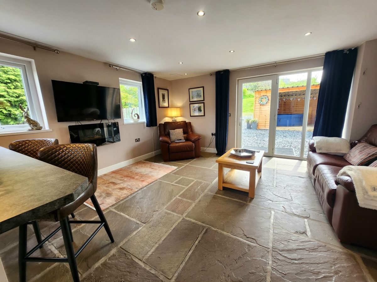 Bobby Lott Hall Cottage, listing photograph 4