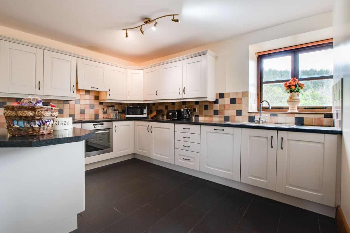 Bythynnod Aderyn Cottages, listing photograph 12