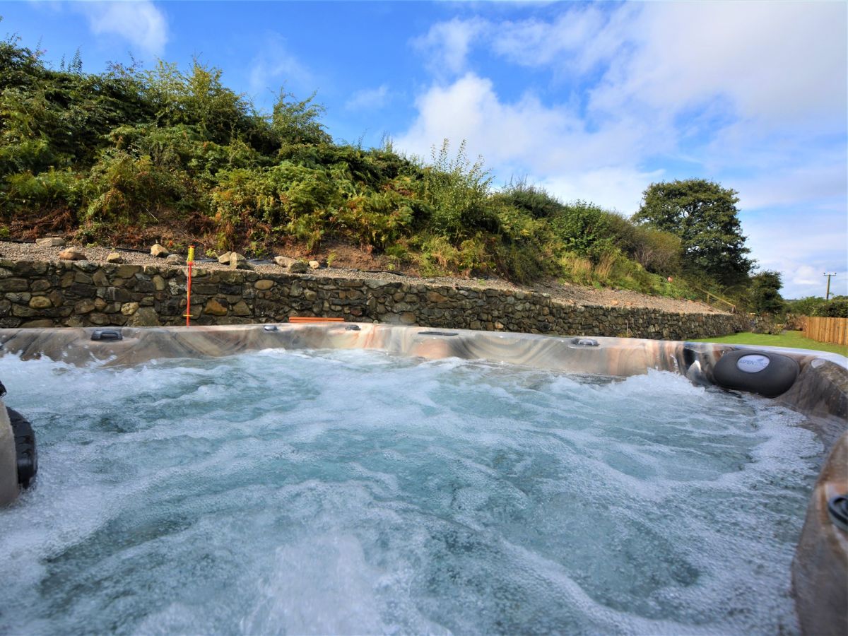 Maes Yr Hendre, listing photograph 3