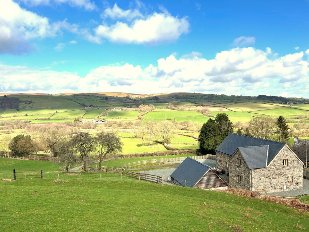 Middle Pentre Barn