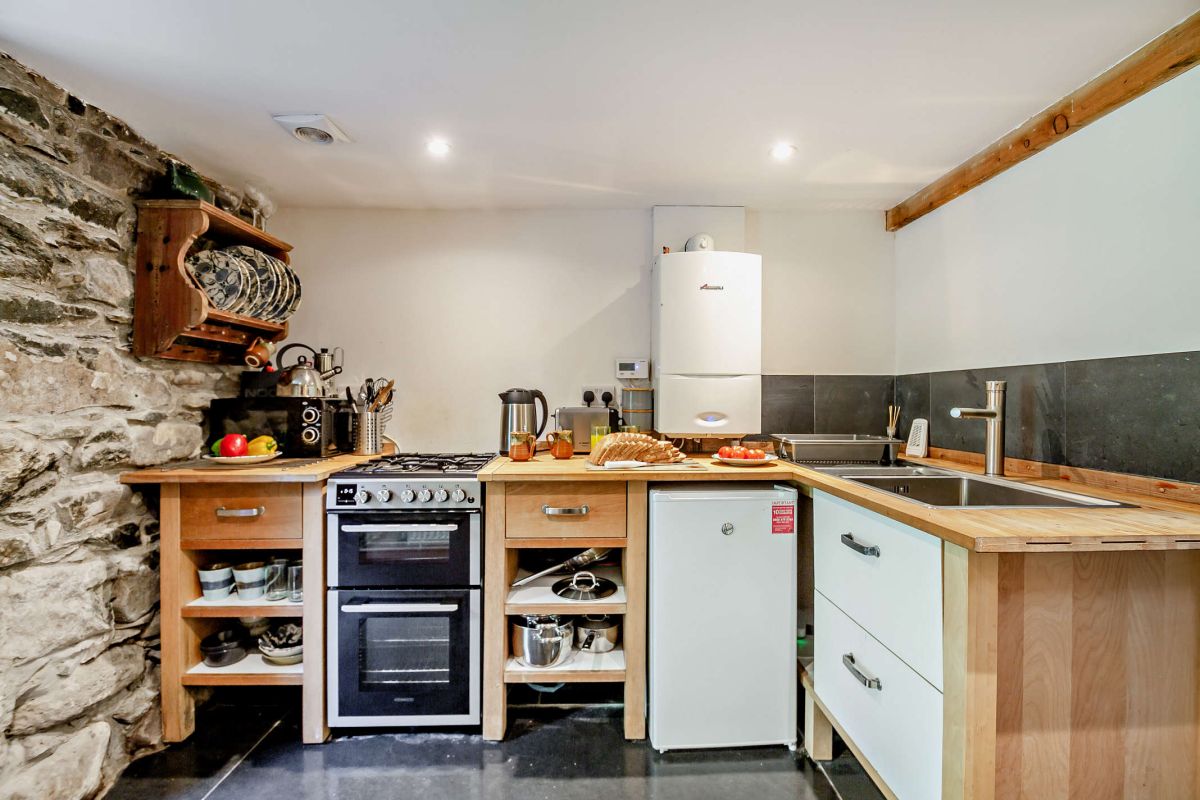 Woodlands Paradise, listing photograph 4