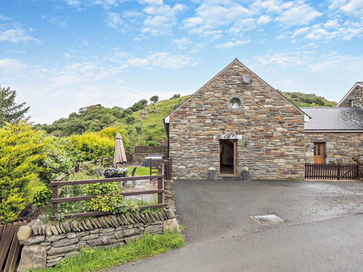 Corner Barn