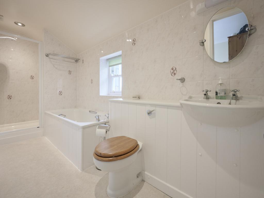 Scar Cottage, listing photograph 9